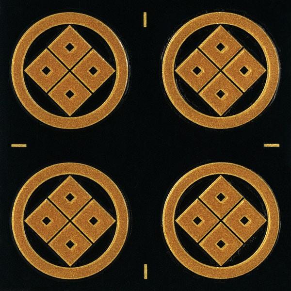 ■日本製■柄サイズ　W2.4cm×H2.4cm家紋の柄のみが残るタイプのステッカーです。貼り付けかんたん、他に類を見ない質感と輝き、抜群の耐久性と粘着力！ご要望の多かった小さめのサイズが登場しました！目結目結（めゆい）とは鹿子絞りのことで、...