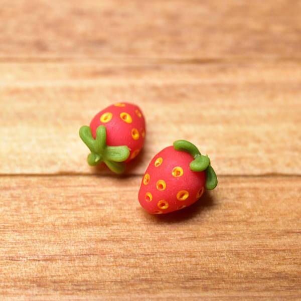 ▼この商品は【ミニチュアフード 果物シリーズ 【イチゴ [LF14] 2個セット】 (1/12スケール) [m-s]【SM】】です。1/12スケールのミニチュアフードです。ハンドメイドの為、大きさなどに個体差ある場合がございますのでご了承く...