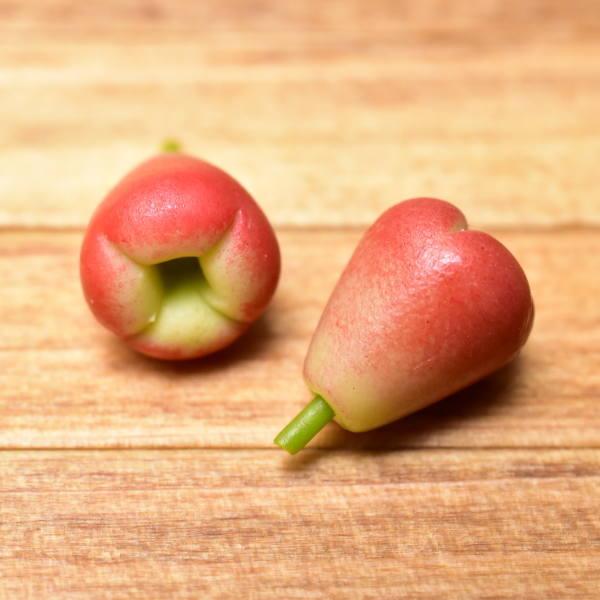 ▼この商品は【ミニチュアフード 果物シリーズ 【ローズアップル [LF15] 2個セット】 (1/12スケール) [m-s]【SM】】です。1/12スケールのミニチュアフードです。ハンドメイドの為、大きさなどに個体差ある場合がございますので...