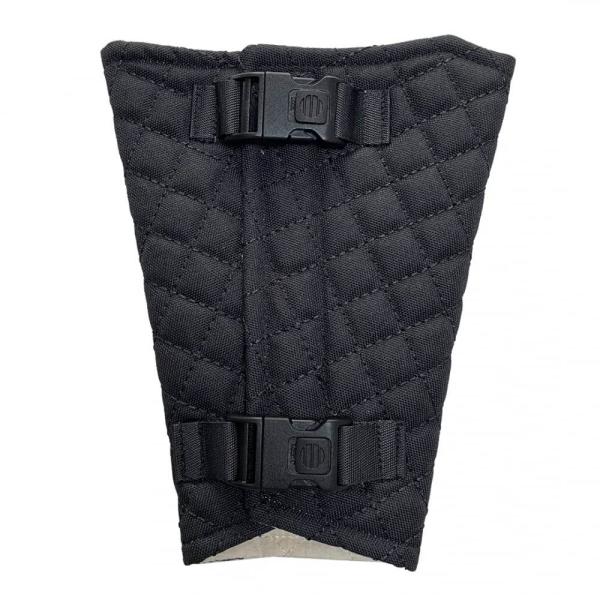 お子様の安全のために「チャイルドシート抜け出し防止パッド」 安全・快適なドライブを！・車・自転車・ベビーカーにも使える・幅8.5cm以下のシートベルト対応・お子様自身で外しにくく、しっかり固定のWロック・肌当たりの良いキルティング素材使用・...