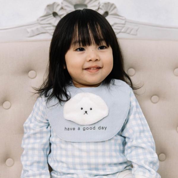 #2025Baby×Pet1010,,,#00003641 【トイザらス・ベビーザらス限定】ペット＆ベビーリンクコーデcollection！スタイ付き長袖ボディスーツです。犬のプリントボディスーツと犬のお顔のアップリケが付いているスタイとの...