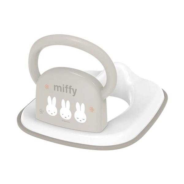 ミッフィー補助便座がデザインと機能性を一新してリニューアル登場。1) STEP1:またいでお座り姿勢、STEP2:大人と同じ姿勢の2wayで、成長に合わせて姿勢が選べます。