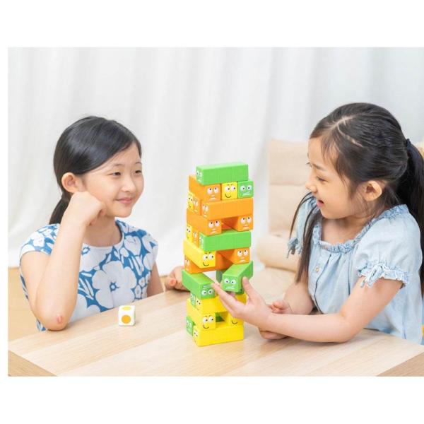 #20250929 『PLAY POP（プレイポップ）』は、小さいお子様から大人の方まで、幅広く楽しんでいただける、世界中のパーティーゲームやボードゲームが揃った、トイザらスのプライベートブランドです。タワーを崩さないように、順番にブロック...