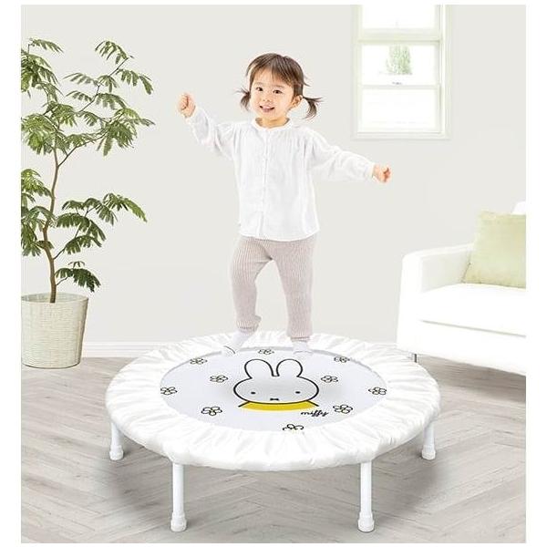 ,,, シンプルで温かみのあるブルーナの世界観を連想させる、ミッフィートランポリンが新登場。ミッフィーとお花柄のあしらいがお部屋に置いておきたくなるデザイン。飛び跳ねている子どもの姿もとってもかわいい。子どもから大人まで、楽しみながら体幹運...