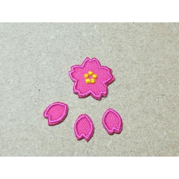 縁取り刺繍桜と花びらワッペンセット/ディープピンク・緋寒