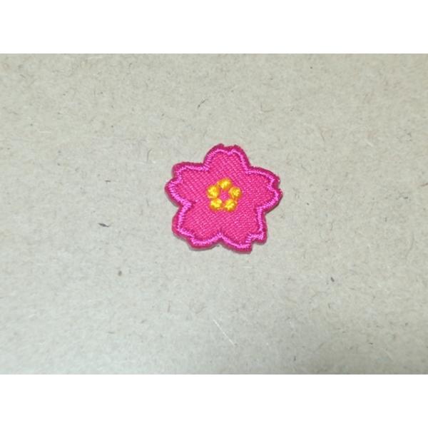縁取り刺繍桜の花ワッペン/ディープピンク・寒緋