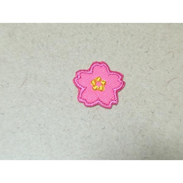 縁取り刺繍桜の花ワッペン/カメリア・韓紅