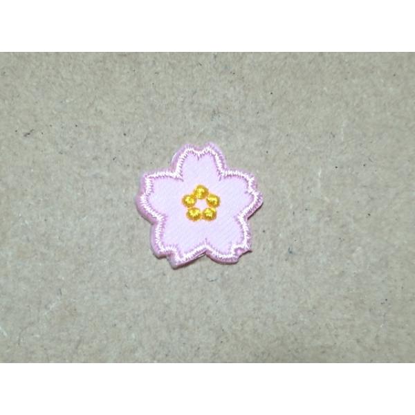 縁取り刺繍桜の花ワッペン/ライトピンク・桜色
