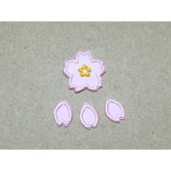 縁取り刺繍桜と花びらワッペンセット/ライトピンク・桜色