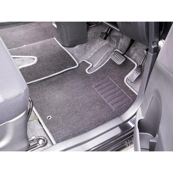 美品、ダイハツムーブ純正175用フロアマットです。 DAIHATSU ダイハツ ムーヴ 175S フロア マット : tradeーstyle - 通販