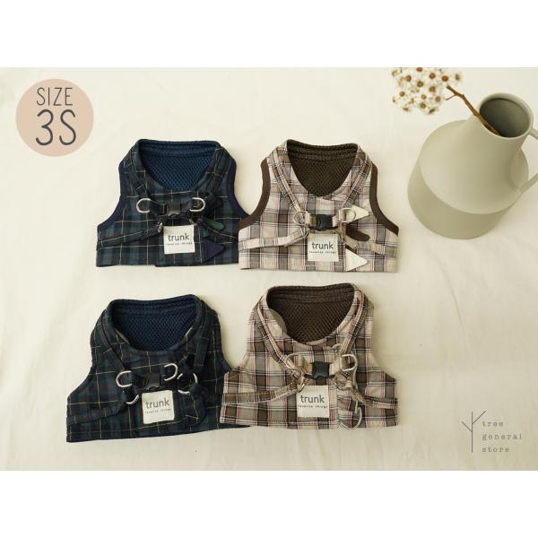 素材 本体：表 コットン100％ 　　  裏 ポリエステル100％バックル：ポリアセタールサイズ 胴周り約28〜32cm　適応体重1.5〜3kg注意 散歩専用ウエアハーネスですので係留には使用しないでください。(クリックポスト送料無料) 犬...