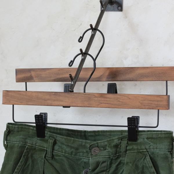 サイズ幅:約35.5cm*高さ:約18cm素材：木重さ：約135g※金具部は可動しますので方向を変える事ができますプレスハンガー クリップ スカート パンツ 木製 おしゃれ 洋服 衣類 かっこいい L インテリア