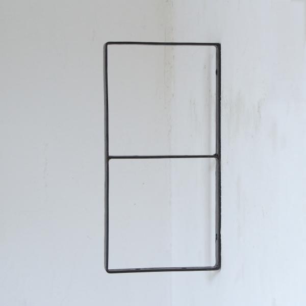 サイズ幅:約1.9cm*奥行:約14.8cm高さ:約29.4cm重さ:約495g材質:IRON アイアン 鉄商品説明・取付ネジが付属します。(6本)    アイアン素材の雰囲気をそのままに残したややラフな作りとなります。    サイズのバラ...