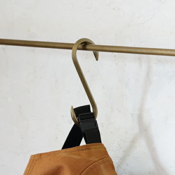 サイズ 幅:約4cm*奥行:約0.7cm*高さ:約11cm重さ:約45g材質:アイアン商品説明 ※サイズや作りの差異、歪み、凹凸、塗り斑、加工跡等が見られる場合がございます。定形外郵便:可クリックポスト:可S字フック Sフック Sカン 金具...