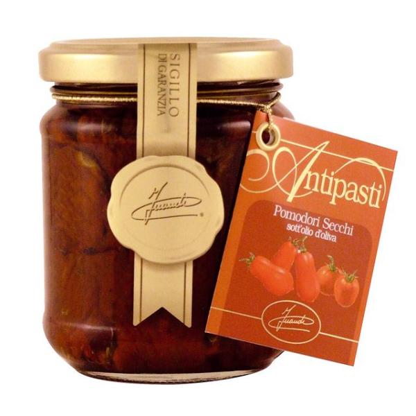 天日干しにした肉厚のトマトを、 オレガノ、スイートマジョラムなどのハーブとともに オリーブオイルに漬け込みました。 パンの材料だけでなく、 そのまま前菜としてご利用いただけます。 開封後は、冷蔵庫で保管願います。 荷姿 180g 販売温度帯...