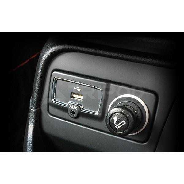 RNG-USB  RENEGADE (lQ[h) /TRAILHAWKELIMITEDELONGITUDE@USB/AUX_CNgڑA_v^[