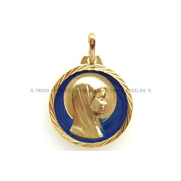 ルルドは、フランスとスペインの国境になっているピレネー山脈のふもと、フランスの南西部のオート＝ピレネー県の人口15000人ほどの小さな町。カトリック最大の巡礼地として知られ、聖母マリアが出現したといわれる洞窟「ルルド」の聖母マリアのメダイ。...