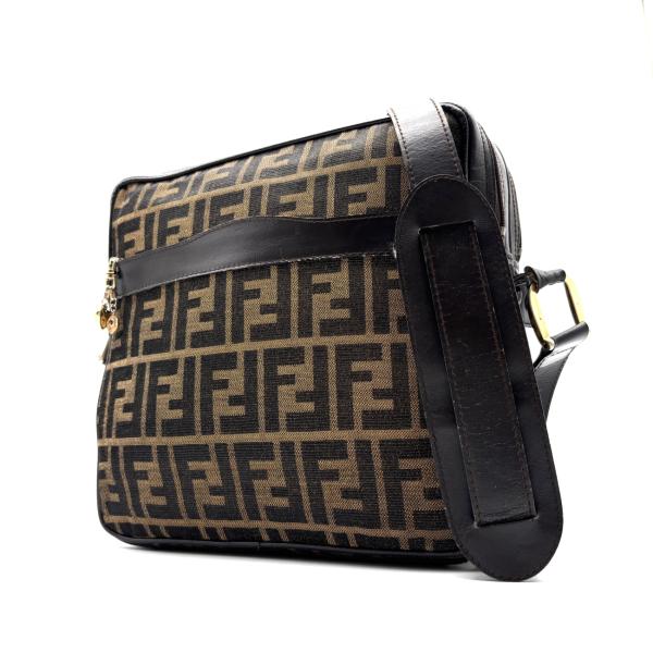 フェンディ ショルダーバッグ メッセンジャー ズッカ キャンバス ブラック フェンディ FENDI ズッカ ショルダーバッグ メッセンジャーバッグ