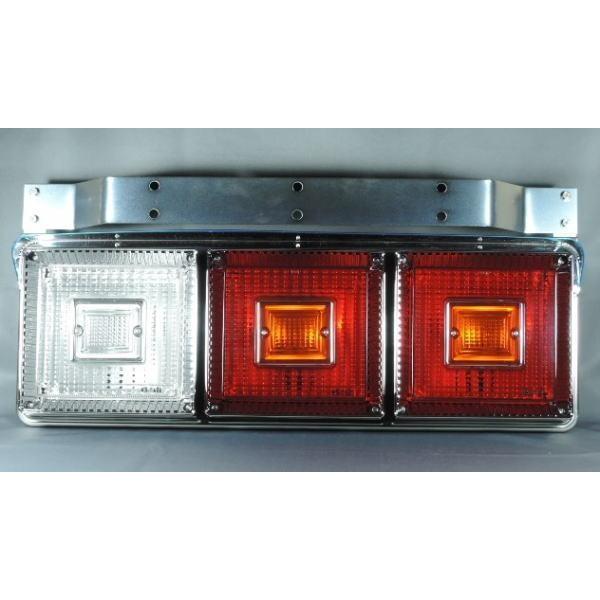 日本ボデーパーツ工業 JB角06三連テールランプ（車検対応型）環境