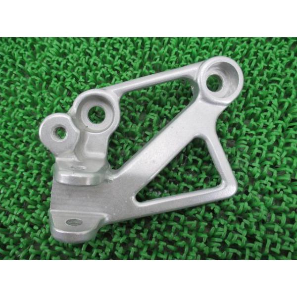 VFR400R ステップホルダー 左 在庫有 即納 ホンダ 純正 新品 バイク 部品 NC21 車検 Genuine 26 ホンダ（HONDA） VFR400R ステップホルダー 左 在庫有 即納 純正 新品