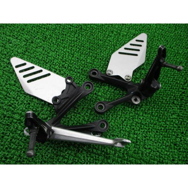 ZX-6R ステップホルダー 左右 0590/0160 カワサキ 純正 中古 2016年式外し JKBZX636EFA019*** 0590 0160 曲がりなし そのまま使える 17 カワサキ（Kawasaki） ZX-6R ステップホルダー 左右 0590/0160 純正