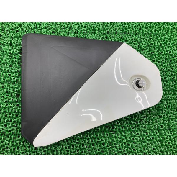CRF250X サイドカバー 左 白 ホンダ 純正 中古 バイク 部品 修復素材に ノーマル戻しに そのまま使える レア 車検 Genuine 98 ホンダ（HONDA） CRF250X サイドカバー 左 白 純正 中古 バイク 部品