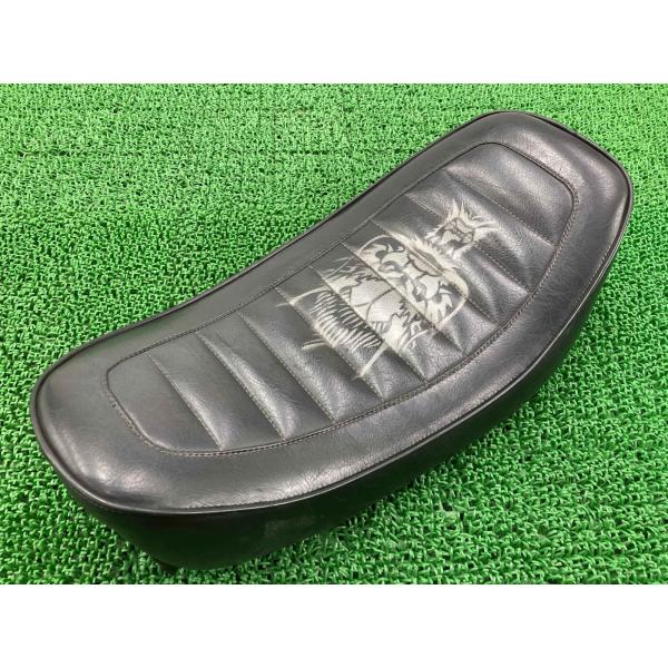 FXDL1450 シート 1HD1GDV13YY324*** 社外 中古 バイク 部品 96-03年式 カスタム素材に 修復素材に ダイナローライダー Zm FXDL1450 シート 1HD1GDV13YY324*** 社外 中古 バイク 部品 96-03年式