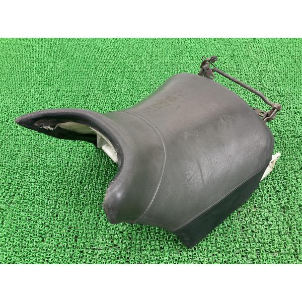 V-MAX フロントシート 1FK-24712-0 ヤマハ 純正 中古 バイク 部品 金具付き 修復素材や張替えベースに 車検 Genuine 78 ヤマハ発動機 V-MAX フロントシート 1FK-24712-0 ヤマハ 純正 中古