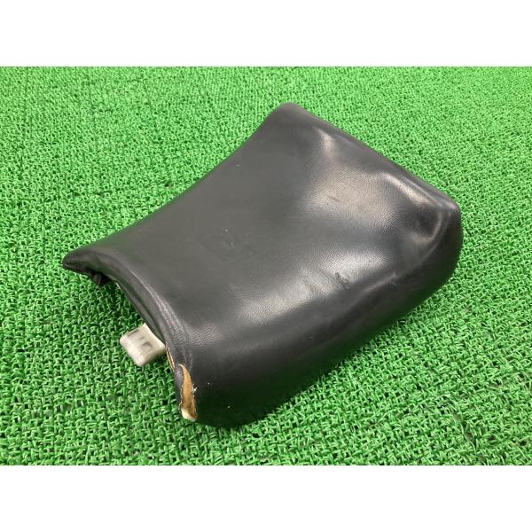 GSX-R1100 フロントシート 41C スズキ 純正 中古 バイク 部品 GV73A 張り替えベースに 希少です 車検 Genuine 50 スズキ（SUZUKI） GSX-R1100 フロントシート 41C 純正 中古 バイク