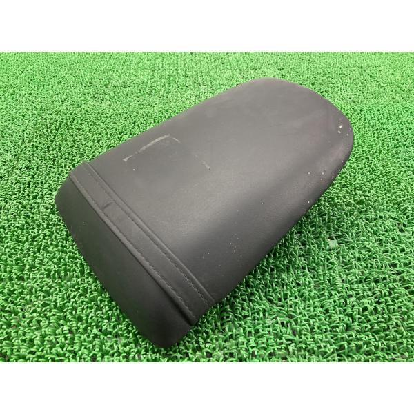 CBR954RR タンデムシート MCJ ホンダ 純正 中古 バイク 部品 SC50 修復素材に ノーマル戻しに そのまま使える 張替素材に 車検 Genuine 19 ホンダ（HONDA） CBR954RR タンデムシート MCJ 純正 中古 バイク 部品