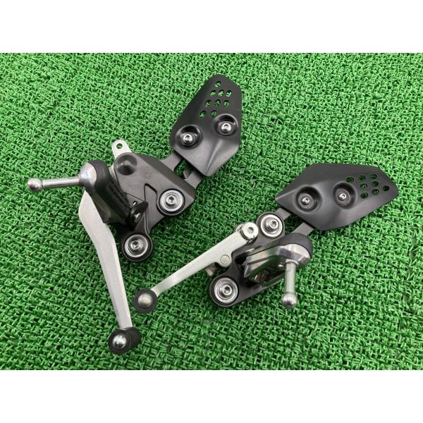 ヤマハ発動機 MT-07 ステップホルダー 左右 1WS ヤマハ 純正