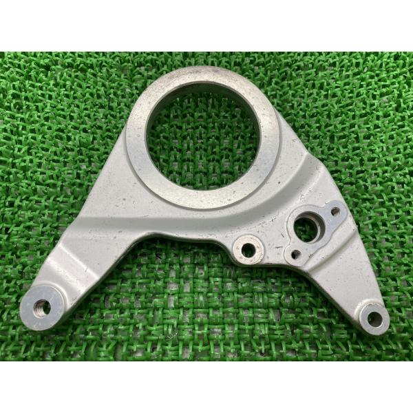 ホンダ（HONDA） VFR800 リアブレーキキャリパーサポート 純正 中古