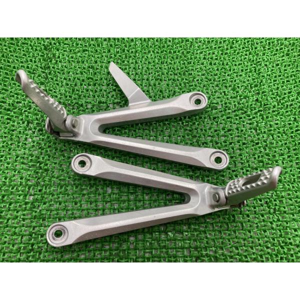 ホンダ（HONDA） CBR1000RR タンデムステップ 左右 079/080 純正 中古