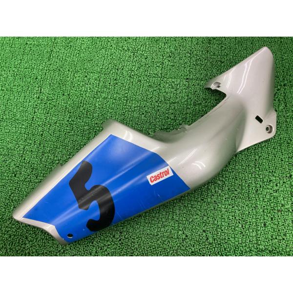 NS-1 シートカウル 右 銀 GAA ホンダ 純正 バイク 部品 AC12 コケキズ無し 修復素材やペイント素材に 車検 Genuine 【中古】 16 ホンダ（HONDA） NS-1 シートカウル 右 銀 GAA 純正 中古 バイク 部品