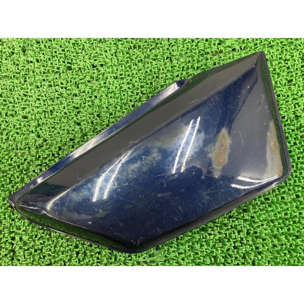 CM125C サイドカバー 右 青M 83540-KB4-0000 ホンダ 純正 コケキズ無し 割れ欠け無し ペイント素材に CM125カスタム 【中古】 77 ホンダ（HONDA） CM125C サイドカバー 右 青M 83540-KB4-0000 純正