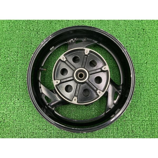 ST1300 リアホイール 黒 MCS/67S ホンダ 純正 バイク 部品 SC51 MCS 67S パンヨーロピアン コケキズ無し 歪み無し 【中古】 1 ホンダ（HONDA） ST1300 リアホイール 黒 MCS/67S 純正 中古 バイク