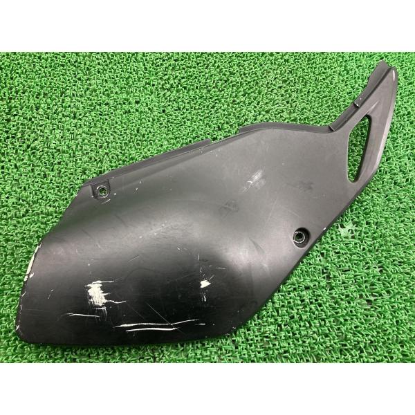 KLX250 サイドカバー 左右 36001-1498 カワサキ 純正 バイク 部品 LX250E Dトラッカー 250SBにも ペイント素材に 品薄 【中古】 16 カワサキ（Kawasaki） Dトラッカー KLX250 サイドカバー 右 黒 36001