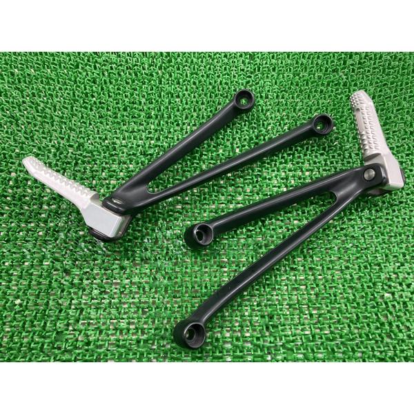 S1000RR タンデムステップ 左右 8 521 680/8 521 681  純正 バイク 部品 コケキズ無し コンディション良好 品薄 希少品 【中古】 46 ts-parts_22207695