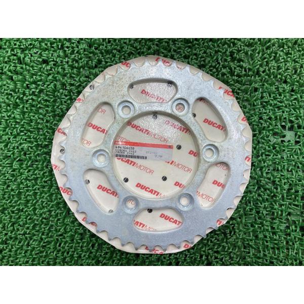 ST2 リアスプロケット 49410683D 在庫有 即納 ドゥカティ 純正 新品 バイク 部品 未使用品 42T そのまま使える 車検 Genuine 33 ST2 リアスプロケット 49410683D 在庫有 即納 ドゥカティ 純正 新品