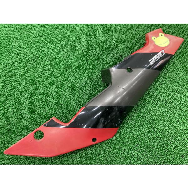 カワサキ（Kawasaki） ZXR250 シートカウル 左 赤/ガンM 35001-1411