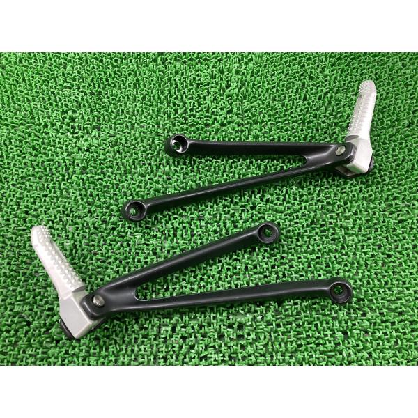 S1000RR タンデムステップ 左右 8 521 680/8 521 681 WB10D500XH  純正 バイク 部品 コンディション良好 曲がり無し 【中古】 72 ts-parts_22303462