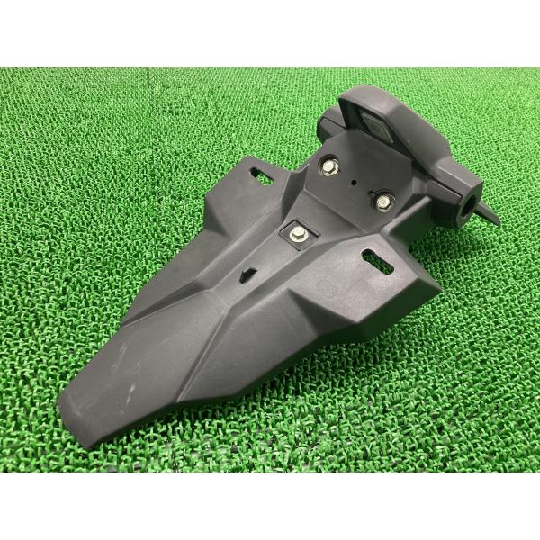 ADV150 リアフェンダー KF38-1002*** ホンダ 純正 バイク 部品 KF38 割れ欠け無し 品薄 希少品 ナンバー灯 車検 Genuine 【中古】 62 ホンダ（HONDA） ADV150 リアフェンダー KF38-1002*** 純正 中古