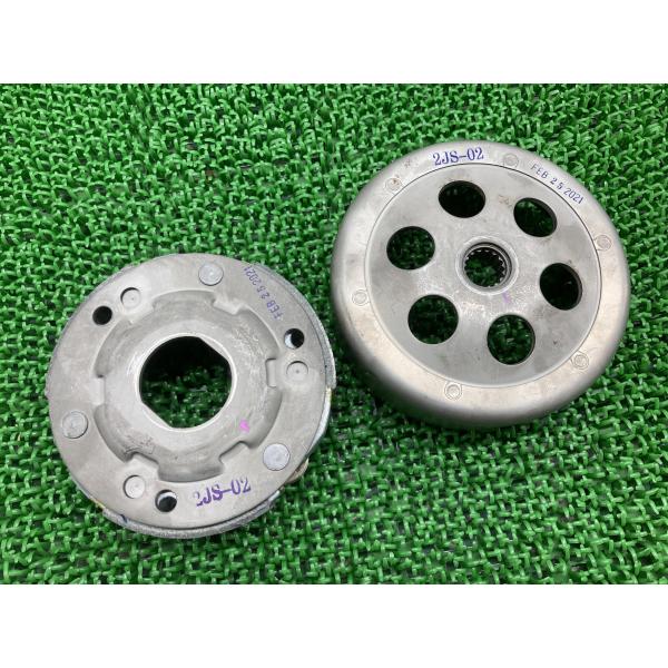 シグナスX125 クラッチハウジング 4CW/2JS ヤマハ 純正 バイク 部品 SE12J 4CW 2JS クラッチキャリア 曲がり無し 品薄 【中古】 61 ヤマハ発動機 シグナスX125 クラッチハウジング 4CW/2JS ヤマハ 純正