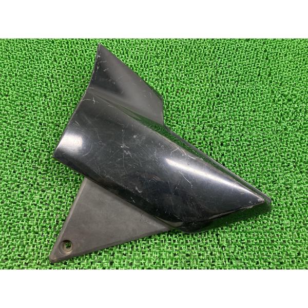 GSX400インパルス サイドカバー 左 黒 23E0 スズキ 純正 バイク 部品 GK79A ペイント素材に 割れ欠け無し 品薄 希少品 【中古】 88 スズキ（SUZUKI） GSX400インパルス サイドカバー 左 黒 23E0 純正