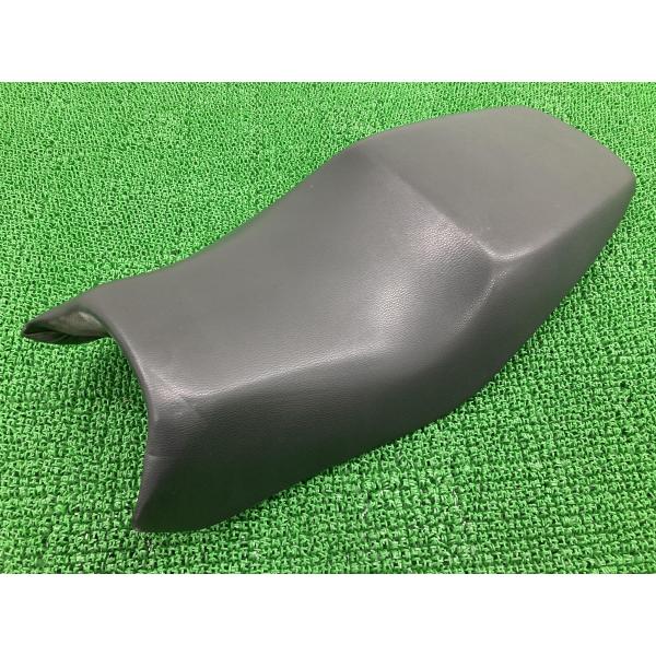ST4 シート 595.1.034.1A ドゥカティ 純正 バイク 部品 ST2 張替え用に 品薄 希少品 車検 Genuine 【中古】 72 ST4 シート 595.1.034.1A ドゥカティ 純正 中古 バイク 部品 ST2