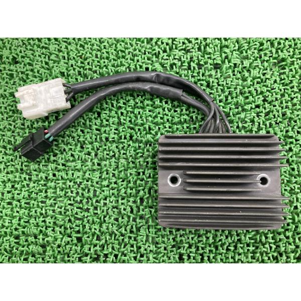 V7IIIストーン レギュレター モトグッチ 純正 バイク 部品 レギュレーター レクチファイアー 品薄 希少品 車検 Genuine 【中古】 5 V7IIIストーン レギュレター モトグッチ 純正 中古 バイク 部品