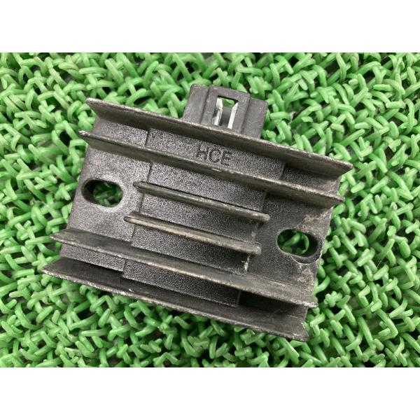 XSR125 レギュレター ヤマハ 純正 中古 バイク 部品 RE46J 4ピン 電装ステー付 レギュレーター レクチファイア 車検 Genuine 17 ヤマハ発動機 トリシティ125 レギュレター ヤマハ 純正 中古 バイク
