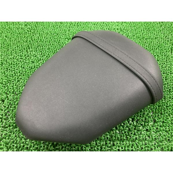 MT-07 タンデムシート 1WS ヤマハ 純正 バイク 部品 RM07J タンデムベルト コンディション良好 破れ無し 品薄 【中古】 91 ヤマハ発動機 MT-07 タンデムシート 1WS ヤマハ 純正 中古 バイク 部品