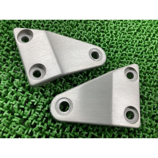 CB400SF　NC31ヘッドライトステー　3点セット ホンダ CB400SF ヘッドライトステー 左右 MN8 純正 中古 バイク 部品