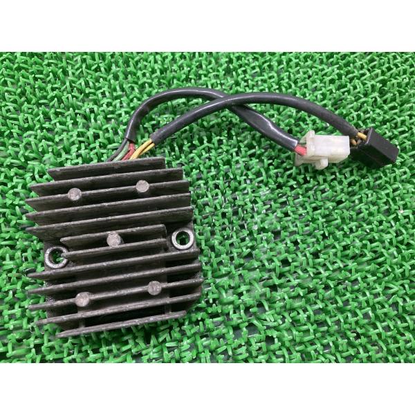 GSX1100Sカタナ レギュレター スズキ 純正 バイク 部品 レギュレーター レクチファイアー 品薄 希少品 安心ノーマル 【中古】 10 スズキ（SUZUKI） GSX1100Sカタナ レギュレター 純正 中古 バイク 部品